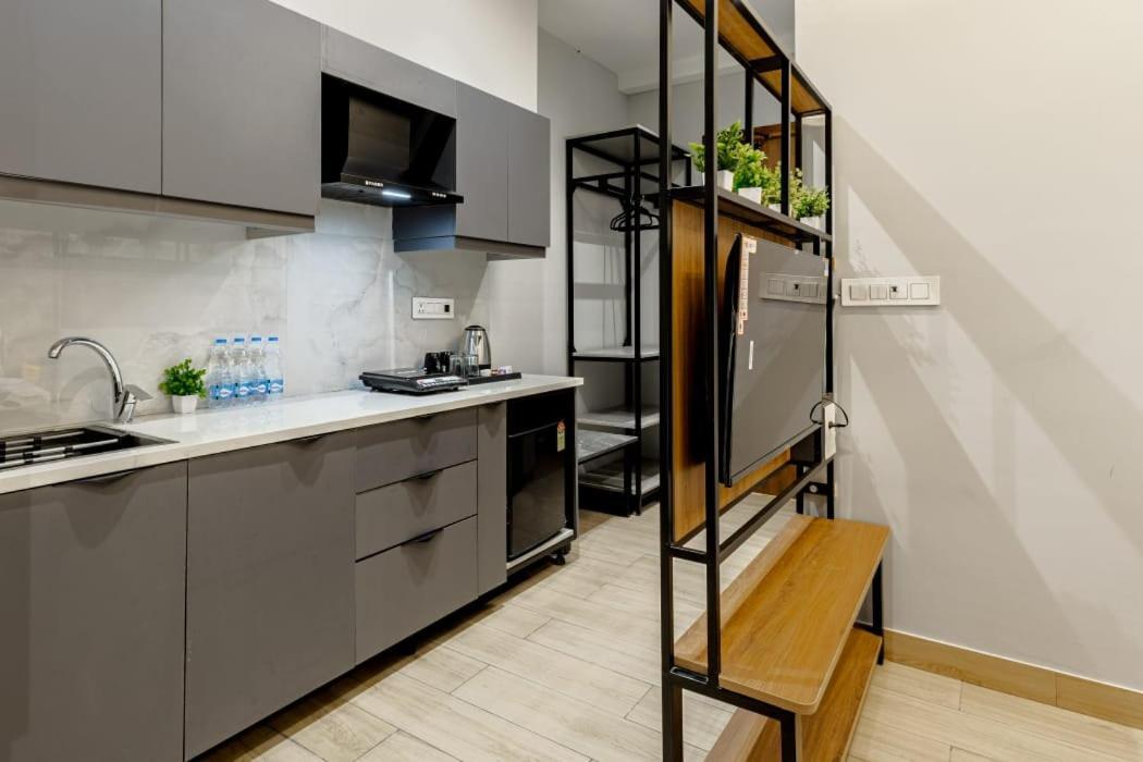 Hotel Imperial Stayz Sector 51 Gurgaon Exteriör bild